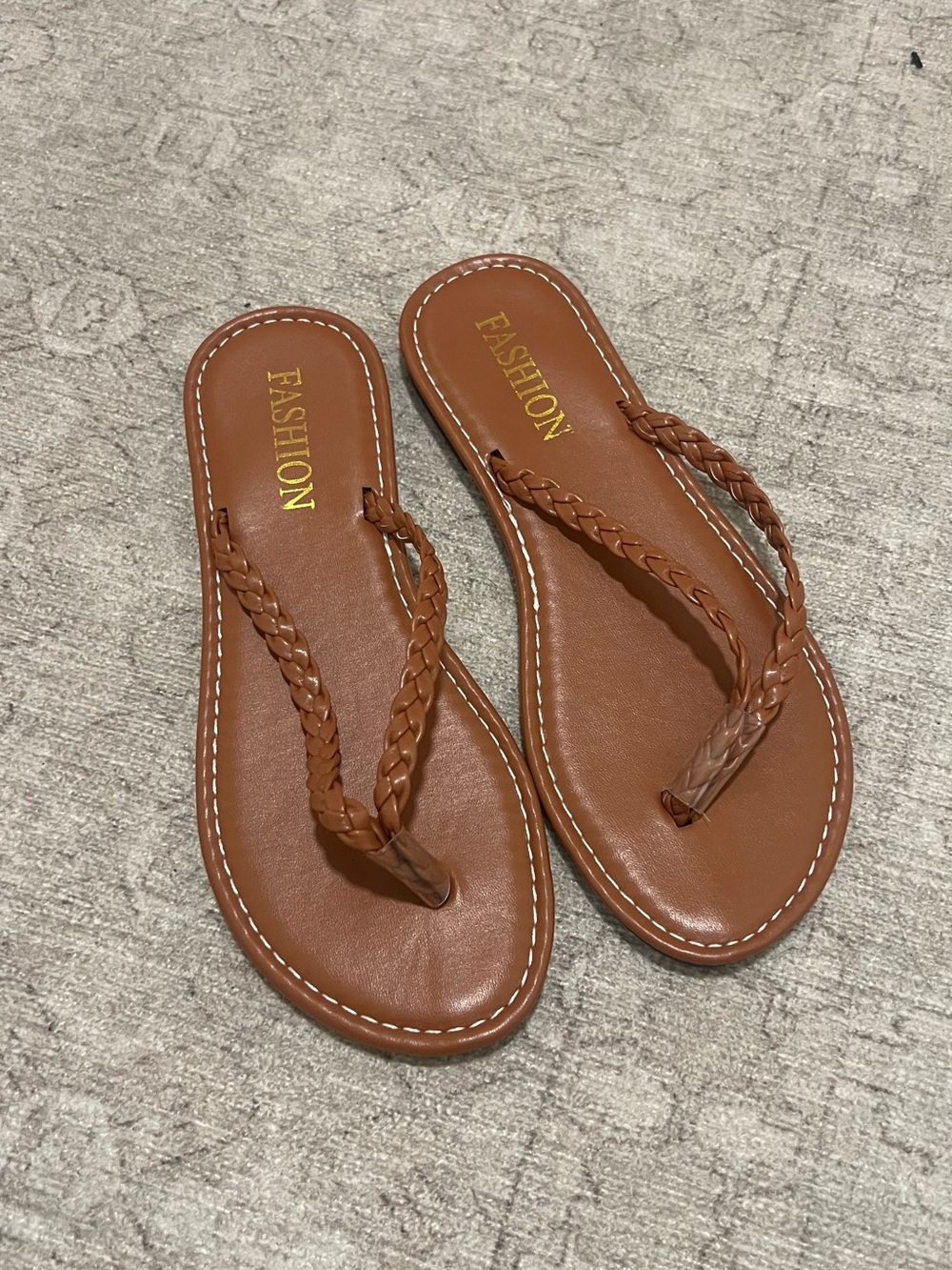 NWOT Women’s Brown Braided Strap Flip Flops Size 6 Boho Sandals Summer Beach - Picture 2 of 4